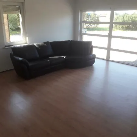Dom Nad Morzem Ustka/ Przewloka 120 M2 700m Do Morza